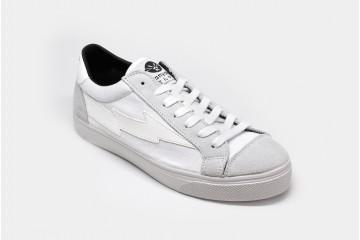Sneakers Thunderbolt White Front Perspective