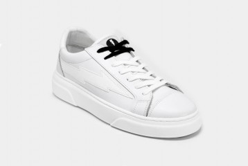 Cool Sneakers Damperbolt White Front Perspective